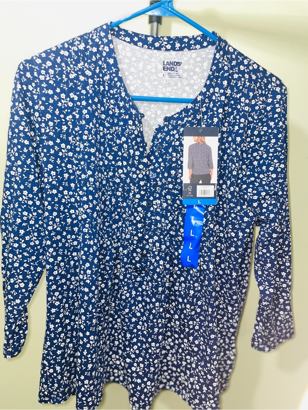 Lands' End Women Button-Down Shirt with White Floral Print